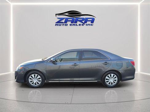 Used 2012 Toyota Camry LE FWD image 4