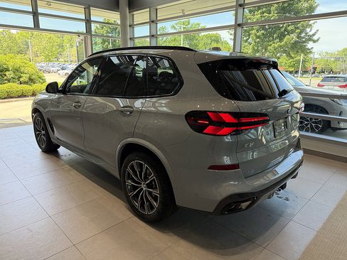 New 2026 BMW X5 xDrive40i AWD/4WD image 4