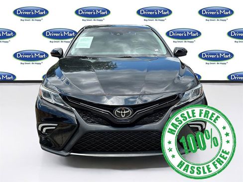 Used 2020 Toyota Camry SE FWD image 2