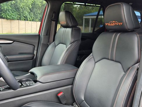Used 2024 Honda Pilot TrailSport image 13