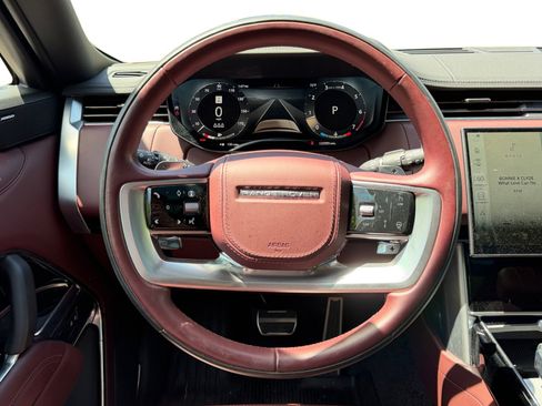 Used 2025 Land Rover Range Rover SE AWD/4WD image 11