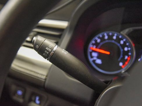 Used 2021 GMC Acadia SLE w/ Driver Convenience Package image 31