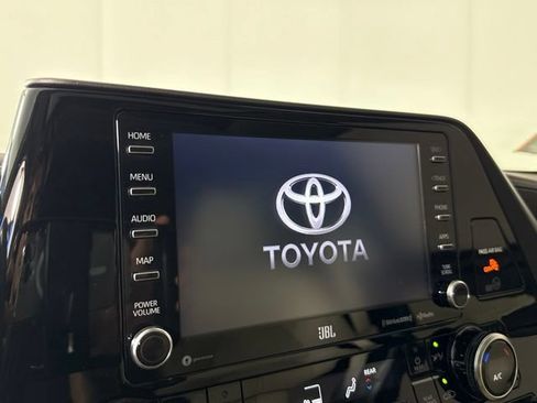 Used 2022 Toyota Highlander Limited AWD/4WD image 14