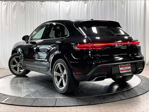 Used 2024 Porsche Macan image 3