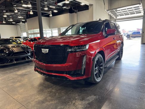 Used 2024 Cadillac Escalade Sport w/ LPO, ONYX Package image 7