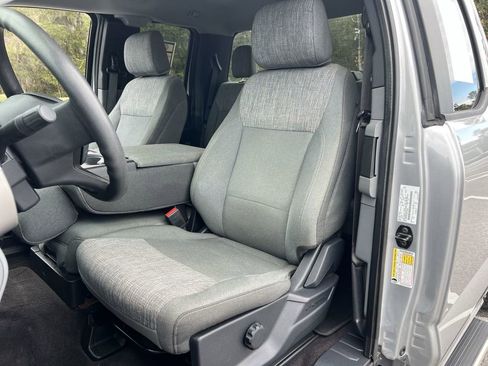 Used 2022 Ford F150 XLT image 14