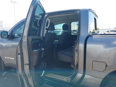 Used 2021 Nissan Titan SV w/ SV Convenience Package AWD/4WD image 7