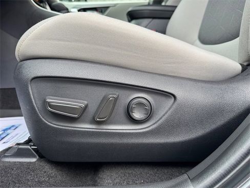 Used 2025 Toyota RAV4 XLE image 22