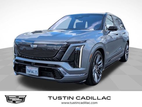 Used 2026 Cadillac Vistiq Platinum AWD/4WD image 1