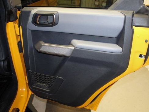 Used 2022 Ford Bronco Black Diamond w/ Sasquatch Package image 16