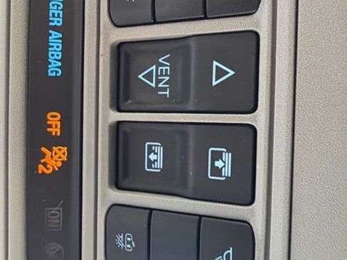Used 2023 Ford Explorer XLT w/ Equipment Group 202A AWD/4WD image 42