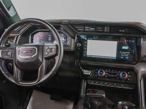 Used 2024 GMC Sierra 1500 AT4 w/ Technology Package AWD/4WD image 19