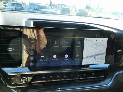 Certified 2024 Chevrolet Silverado 1500 LTZ w/ Technology Package image 32