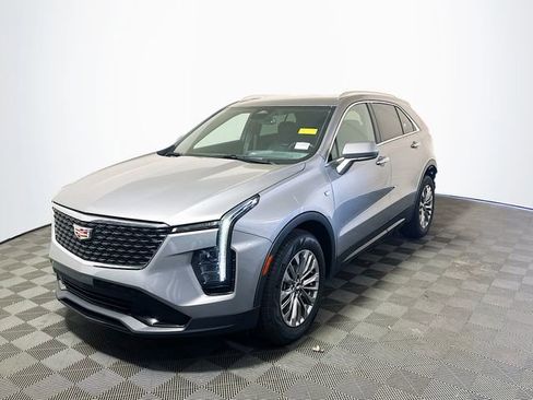Used 2024 Cadillac XT4 Premium Luxury AWD/4WD image 4