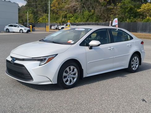 Used 2024 Toyota Corolla LE image 10