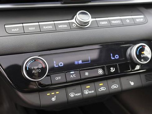 New 2025 Hyundai Elantra SEL FWD image 20