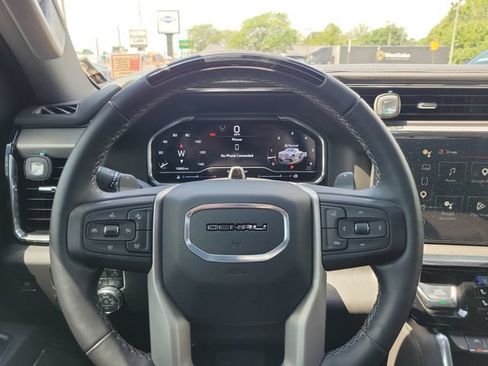 Used 2025 GMC Sierra 1500 Denali AWD/4WD image 22