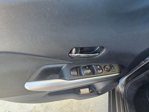 Used 2018 Nissan Kicks SV FWD image 55