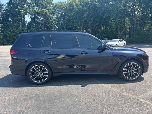 Used 2024 BMW X7 xDrive40i w/ M Sport Package AWD/4WD image 5