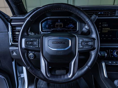 Used 2025 GMC Sierra 2500 Denali Ultimate AWD/4WD image 19