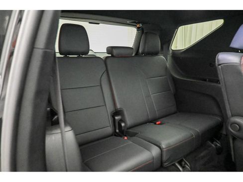 Used 2024 Chevrolet Traverse RS FWD image 21