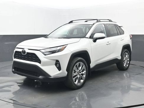 Used 2024 Toyota RAV4 XLE Premium FWD image 22