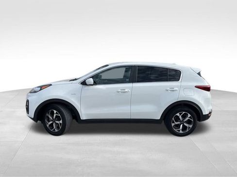 Used 2020 Kia Sportage LX image 3