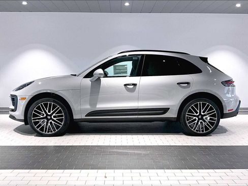New 2026 Porsche Macan image 2