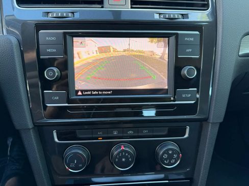 Used 2019 Volkswagen Golf S FWD image 11