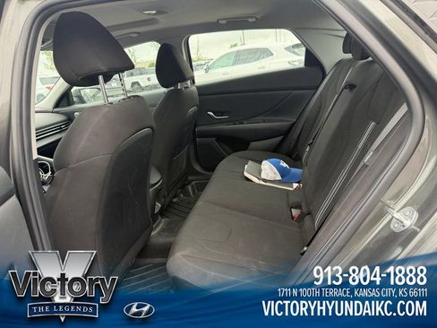 Used 2024 Hyundai Elantra SEL w/ Convenience Package FWD image 16