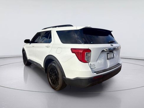 Used 2020 Ford Explorer XLT RWD image 3