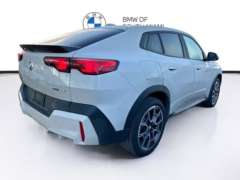 Used 2026 BMW X2 xDrive28i AWD/4WD image 6