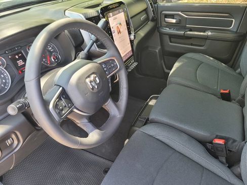 Used 2025 RAM 2500 Big Horn AWD/4WD image 18