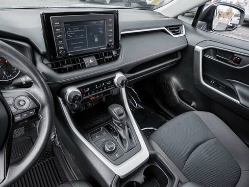 Used 2021 Toyota RAV4 LE image 24