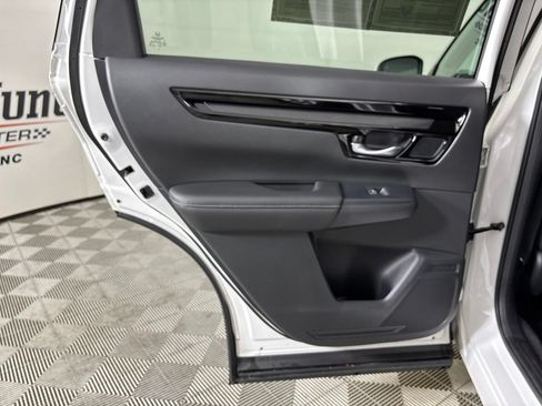 Used 2025 Honda CR-V EX-L image 24