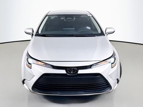 Used 2024 Toyota Corolla LE FWD image 2