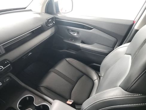 Used 2025 Honda Pilot Touring image 27