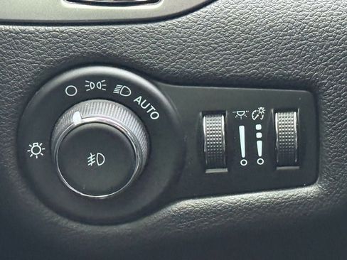 Used 2021 Jeep Cherokee Latitude Lux image 19