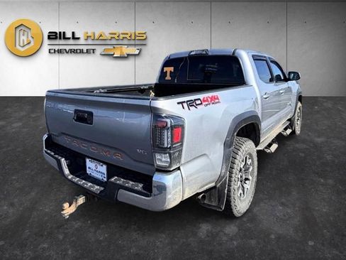 Used 2017 Toyota Tacoma TRD Off-Road w/ Tow Package (A/T) image 5