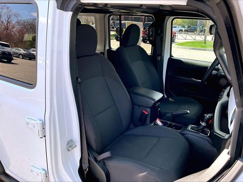 Used 2023 Jeep Wrangler Unlimited image 11