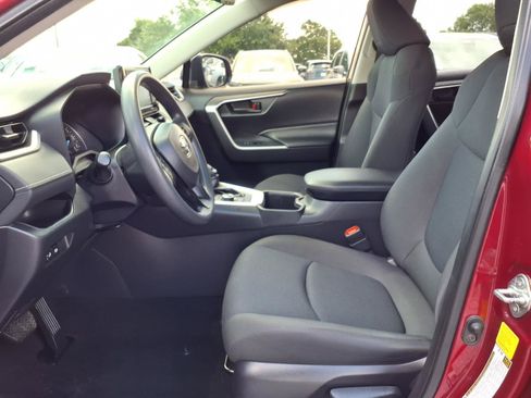 Used 2022 Toyota RAV4 LE AWD/4WD image 17