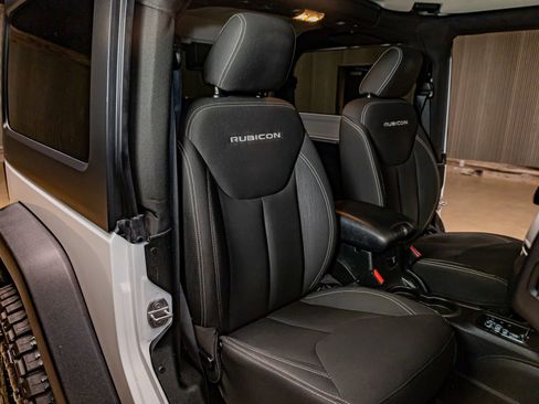 Used 2018 Jeep Wrangler Rubicon w/ Power Convenience Group image 22