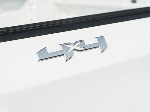 Used 2024 GMC Sierra 1500 SLT image 18