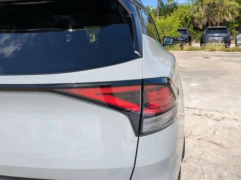 Certified 2024 Kia Sportage X-Pro AWD/4WD image 11