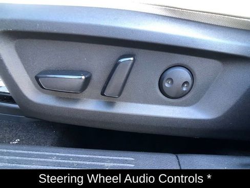 Used 2021 Nissan Rogue SV w/ Premium Package image 13