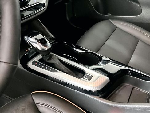 Certified 2025 Buick Envista Avenir FWD image 15