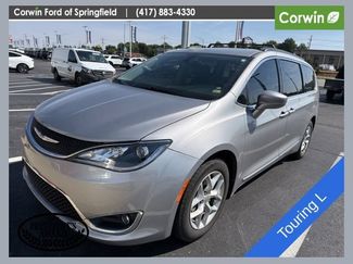 Used 2017 Chrysler Pacifica Touring-L w/ Tire & Wheel Group FWD 360° Tour