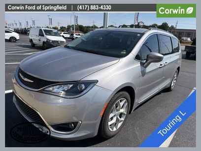 Used 2017 Chrysler Pacifica Touring-L w/ Tire & Wheel Group