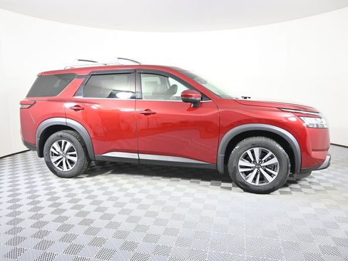 Used 2023 Nissan Pathfinder SL image 8