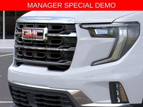 Used 2026 GMC Acadia Elevation w/ Elevation Premium Package AWD/4WD image 13